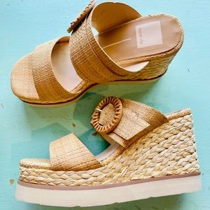 Dolce Vita wedges size 6.5 tan